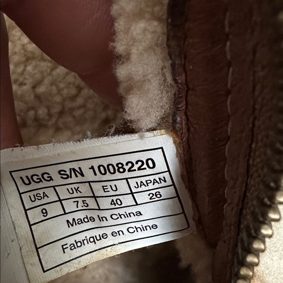 UGG Blayre Il Chestnut Leather Cuffed Sherpa Boot | Size 9.| Above the Ankle. - Picture 6 of 6